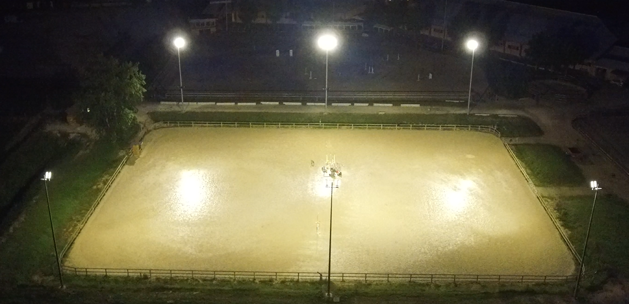 Eclairage carrière et manège centre équestre Speqtris Sport — free download